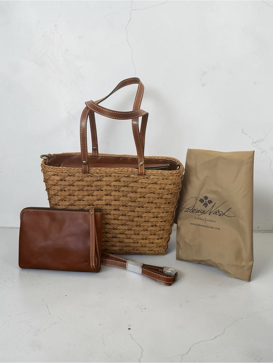 Patricia Nash Handbags - Patricia Nash Woven Straw Tote & Leather Wristlet Set Tan Basketweave Boho